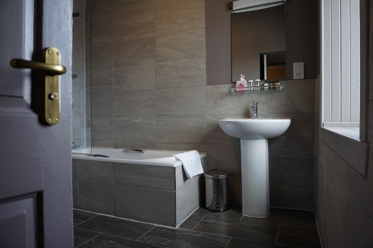 Lochside Hotel Bowmore Экстерьер фото